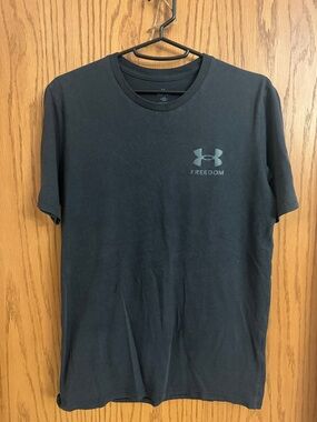 Under Armour Black Short‑Sleeve Freedom Logo Tee